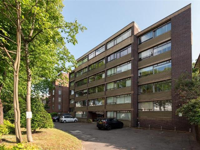 Flat for sale in Belsize Park, Greater London