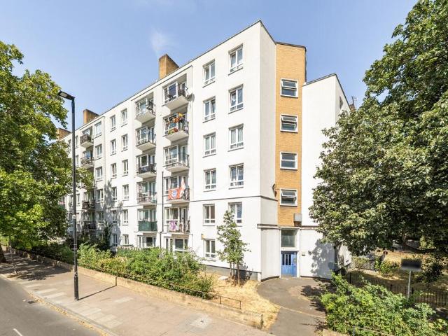 Flat for sale in Bermondsey, Greater London