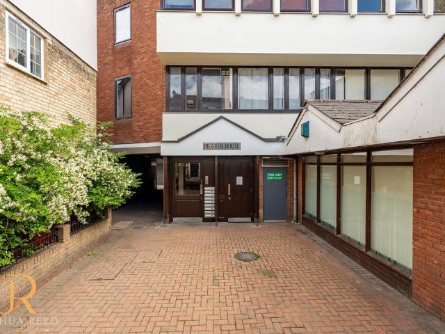 Flat for sale in Hertford, Colliers End