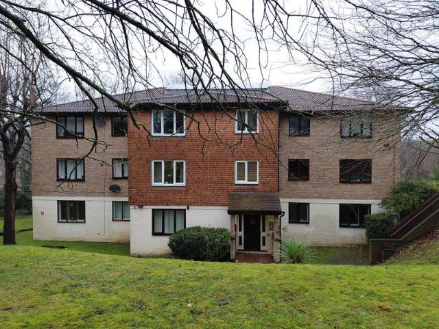 Flat for sale in London Borough of Croydon, Purley