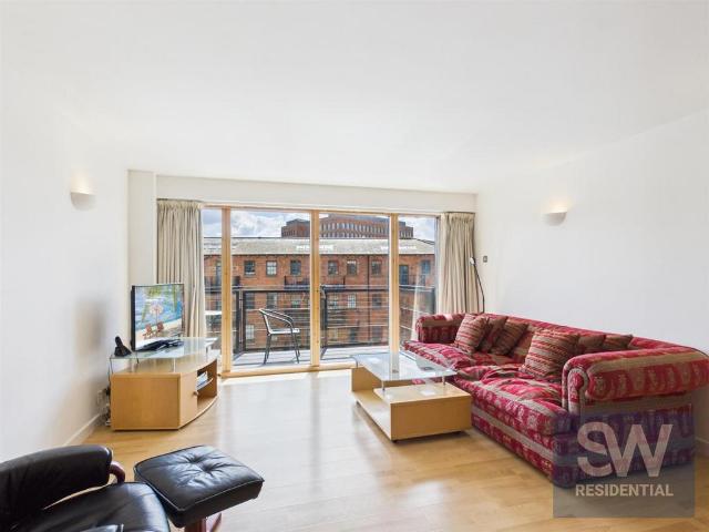 Flat for sale in West Yorkshire