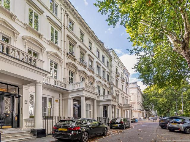 Flat for sale in City of Westminster, Greater London