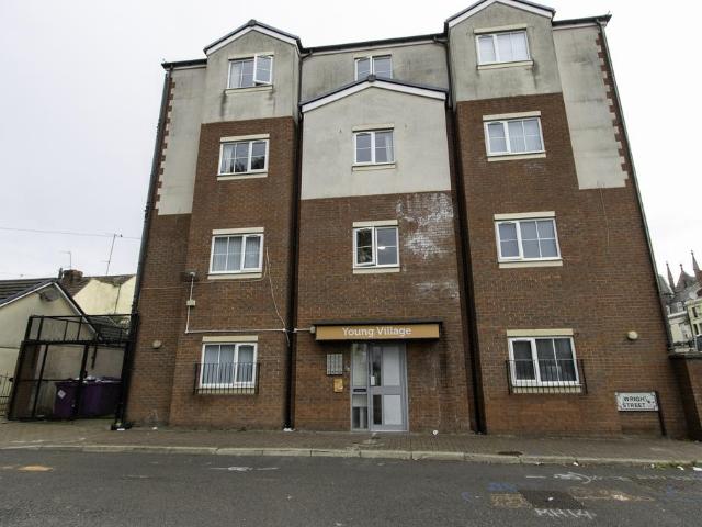 Flat for sale in Calderstones