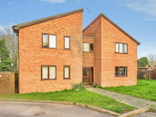 Flat for sale in New Werrington, Peterborough