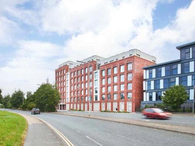 Flat for sale in Calderstones