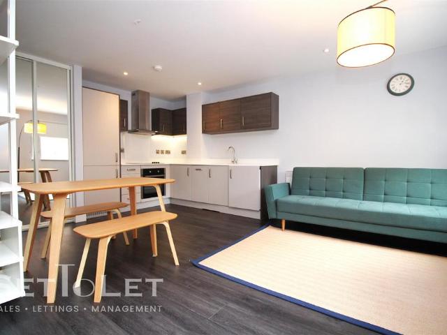 Flat for sale in St Matthew's, Old Wharf