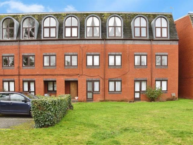 Flat for sale in London Borough of Hounslow, Isle Of Man