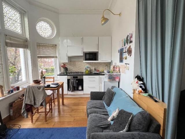 Flat for sale in South Hampstead, Greater London
