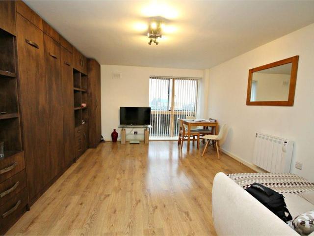 Flat for sale in Mapesbury, Greater London
