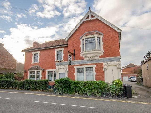 Flat for sale in Kingswood, South Gloucestershire