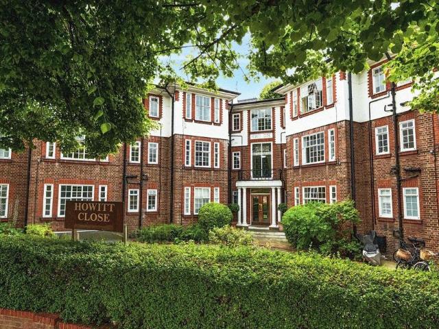 Flat for sale in Belsize Park, Greater London