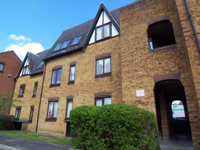 Flat for sale in Greater London