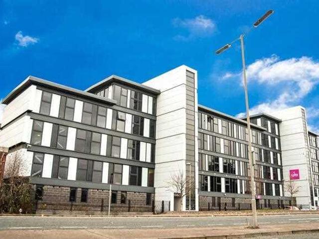 Flat for sale in Calderstones