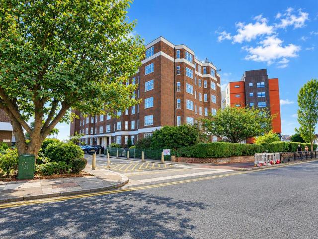 Flat for sale in Alton Barnes, Essex