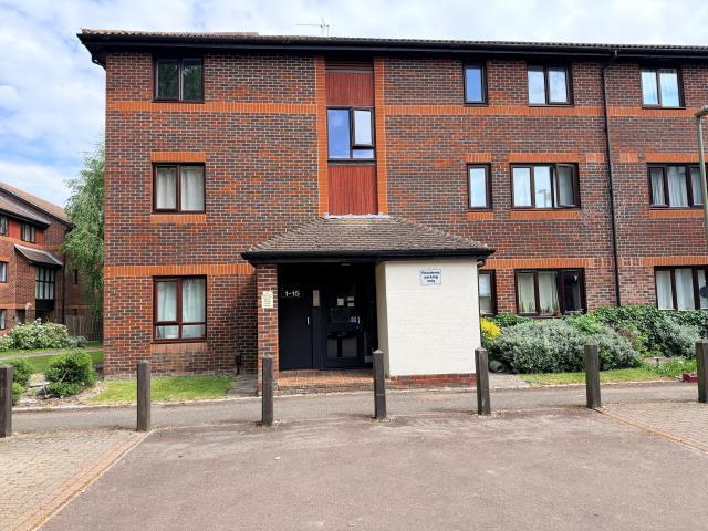 Flat for sale in Berrick Salome, Oxfordshire