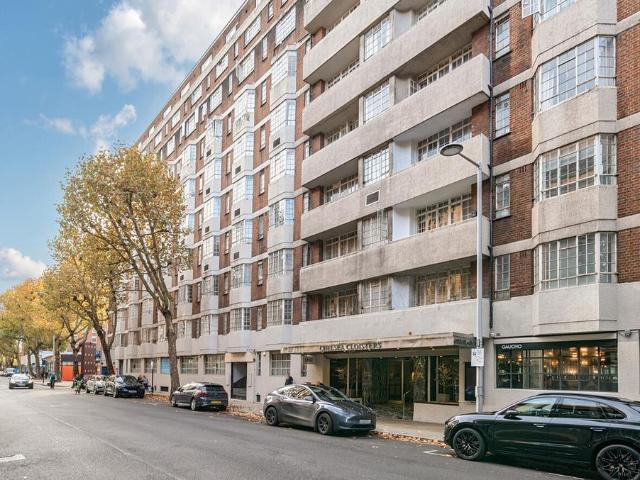 Flat for sale in Chelsea, Greater London