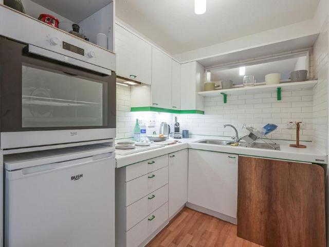Flat for sale in St. George in the East, Shadwell