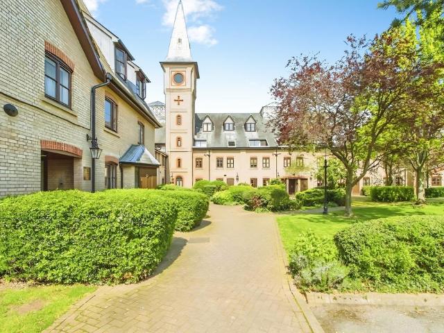 Flat for sale in Colliers End, Hertfordshire