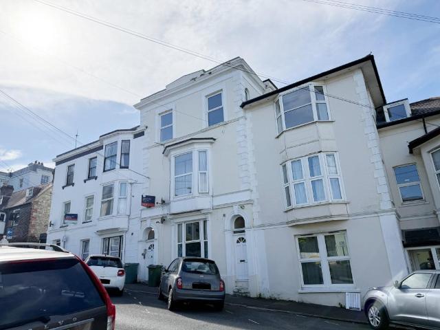 Flat for sale in Weeks, Ryde