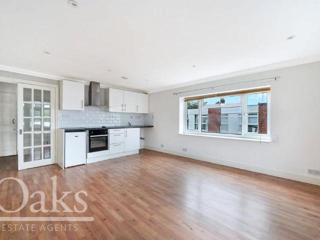 Flat for sale in London Borough of Croydon, Greater London
