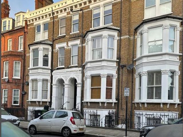 Flat for sale in Brook Green, Greater London