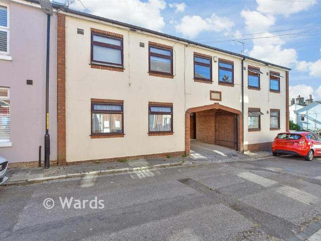 Flat for sale in Stuppington, Canterbury