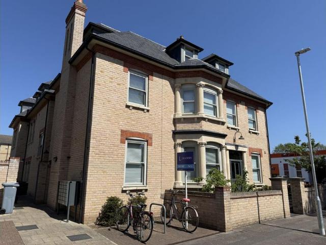 Flat for sale in Chesterton, Arbury