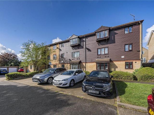 Flat for sale in London Borough of Hounslow, Spring Grove