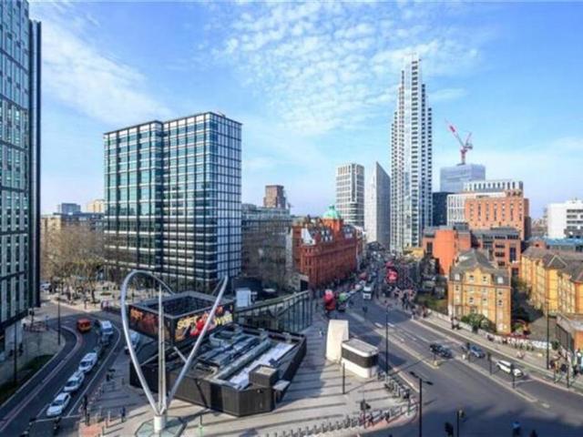 Flat for sale in Finsbury, Greater London