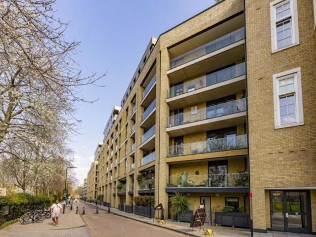 Flat for sale in Bethnal Green, Greater London