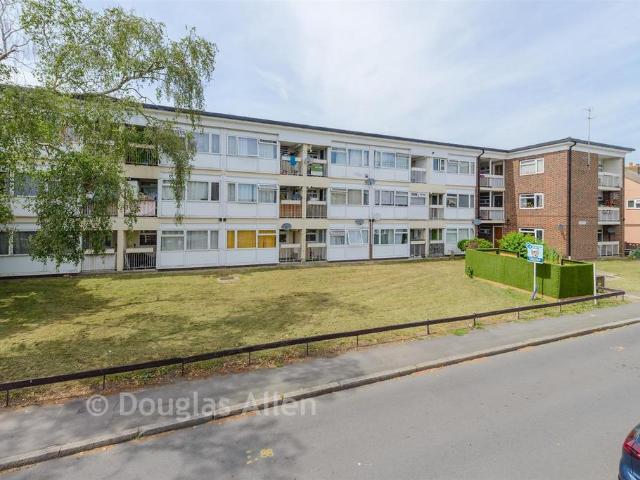 Flat for sale in Greater London