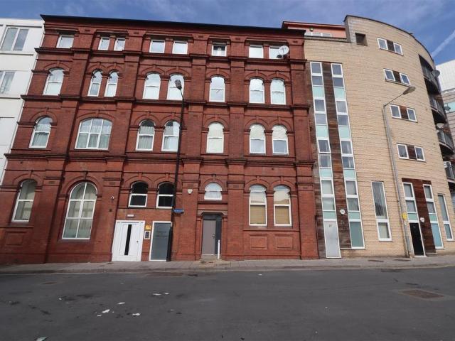 Flat for sale in West Midlands