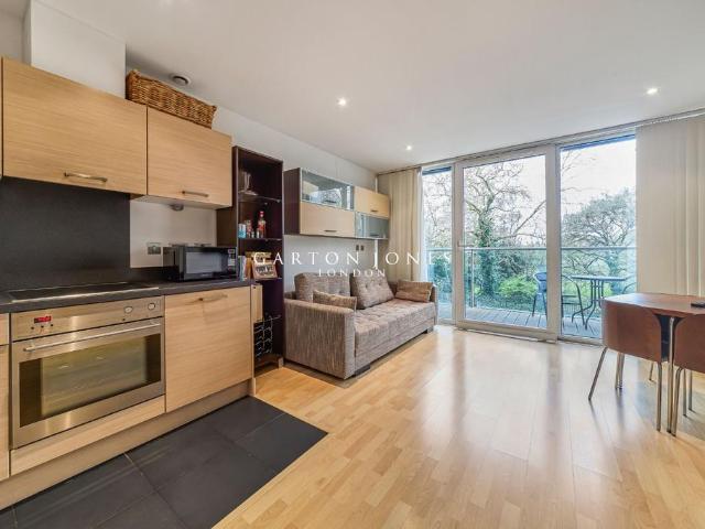 Flat for sale in Greater London