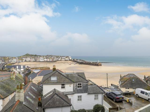Flat for sale in St. Ives, Cornwall
