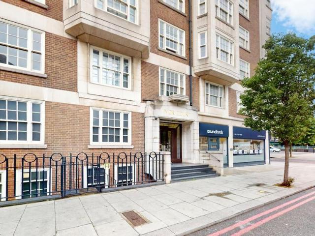 Flat for sale in Marylebone, Greater London