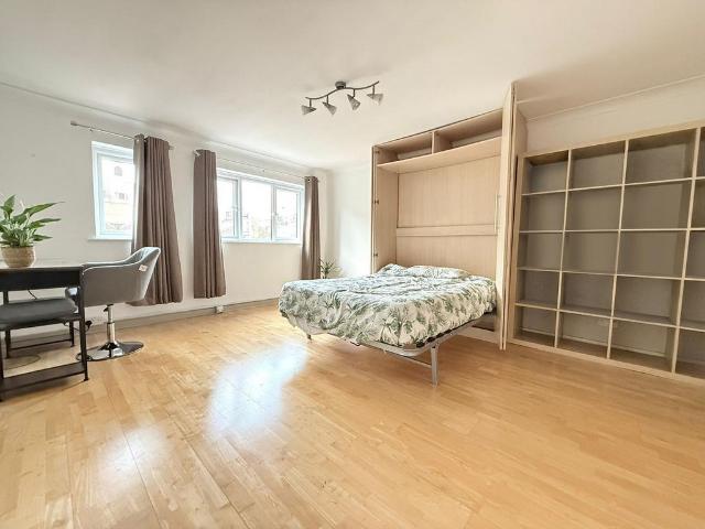 Flat for sale in St Margarets, Greater London