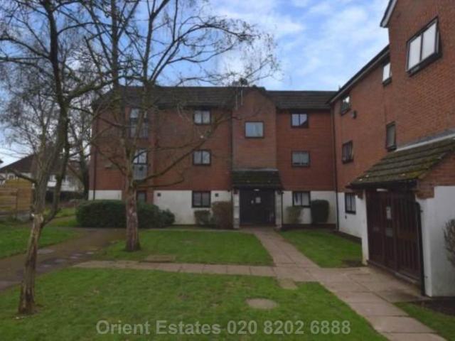 Flat for sale in Hendon, Greater London