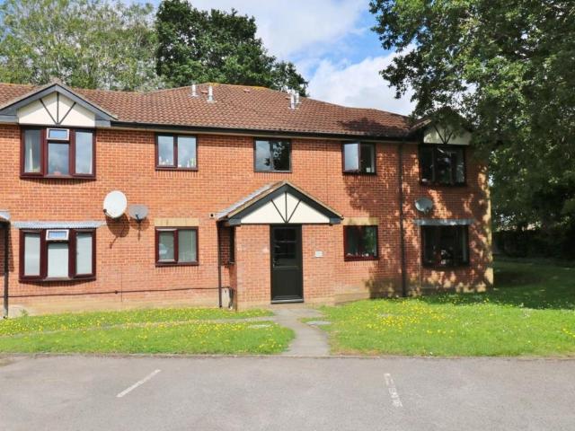 Flat for sale in Hedge End, Helford