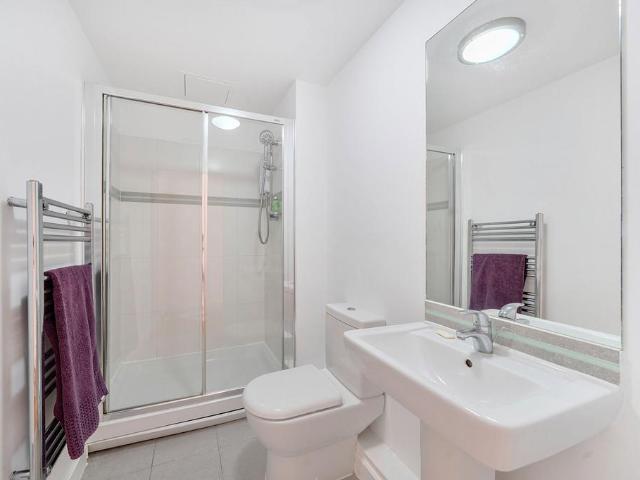 Flat for sale in Colindale, Greater London