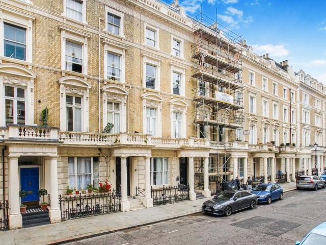 Flat for sale in Notting Hill, Greater London