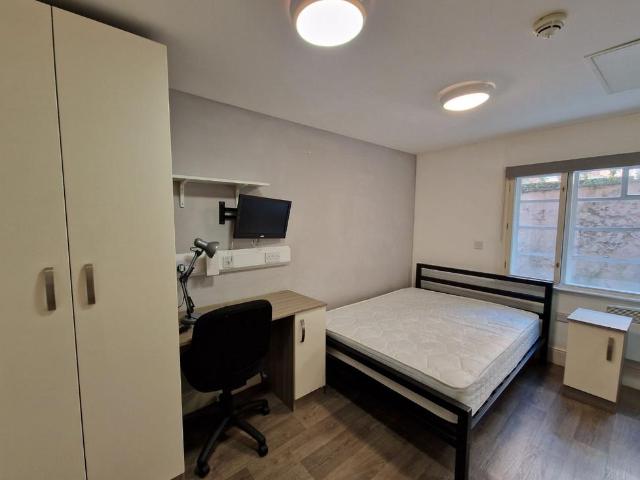Flat for sale in St Ann's, Haddon