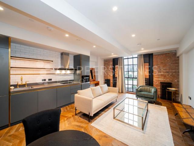 Flat for sale in Nine Elms, Greater London