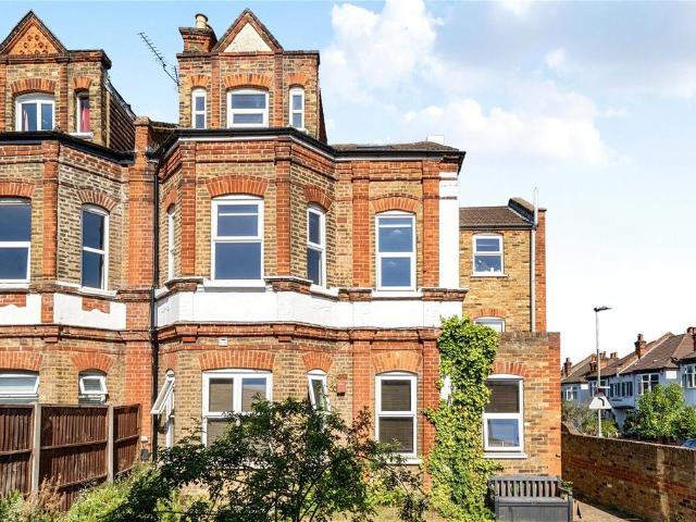 Flat for sale in Penge, Greater London