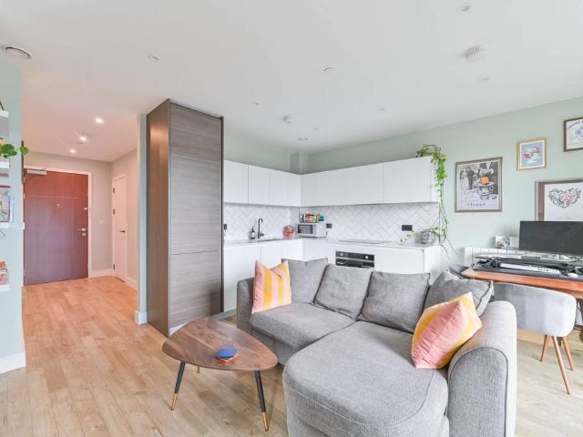 Flat for sale in Kidbrooke, Greater London