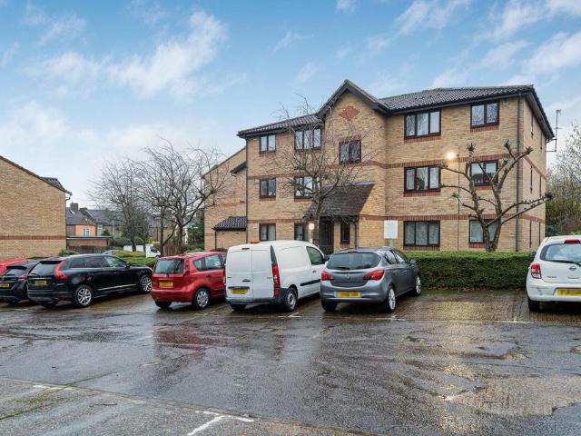 Flat for sale in Greater London