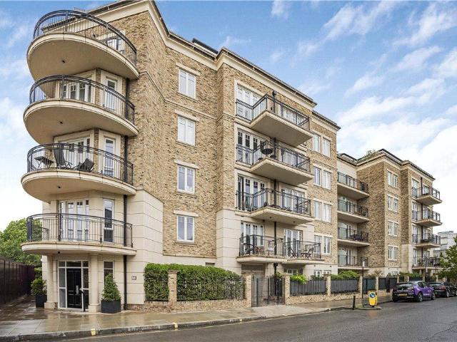 Flat for sale in Fulham, Greater London