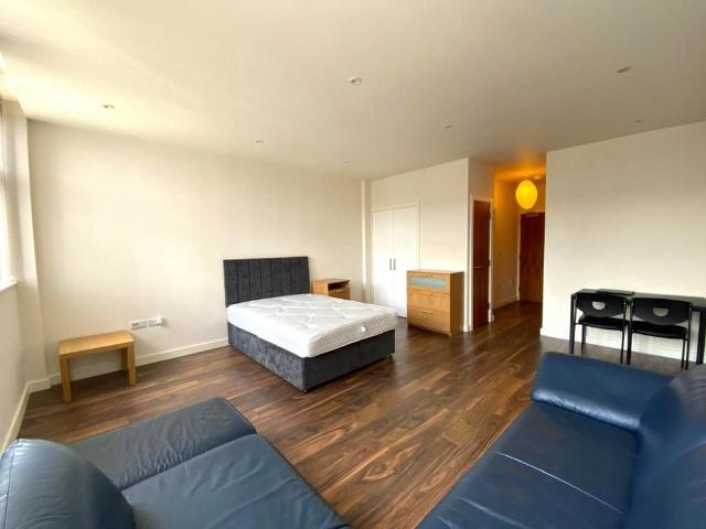Flat for sale in Lane, Greater London