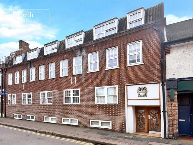 Flat for sale in Greater London