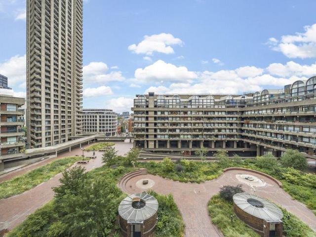 Flat for sale in Lyons, Greater London