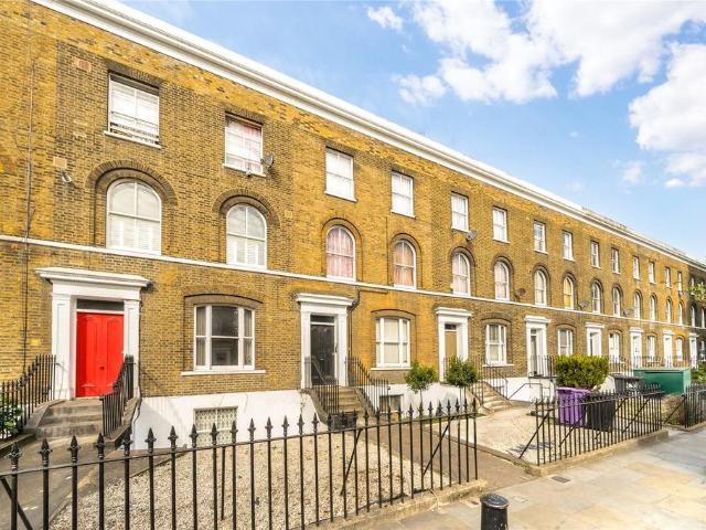 Flat for sale in Bromley-by-Bow, Bow